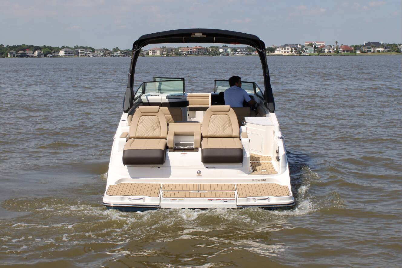 A photo of this 2026 Sea Ray SDX 290