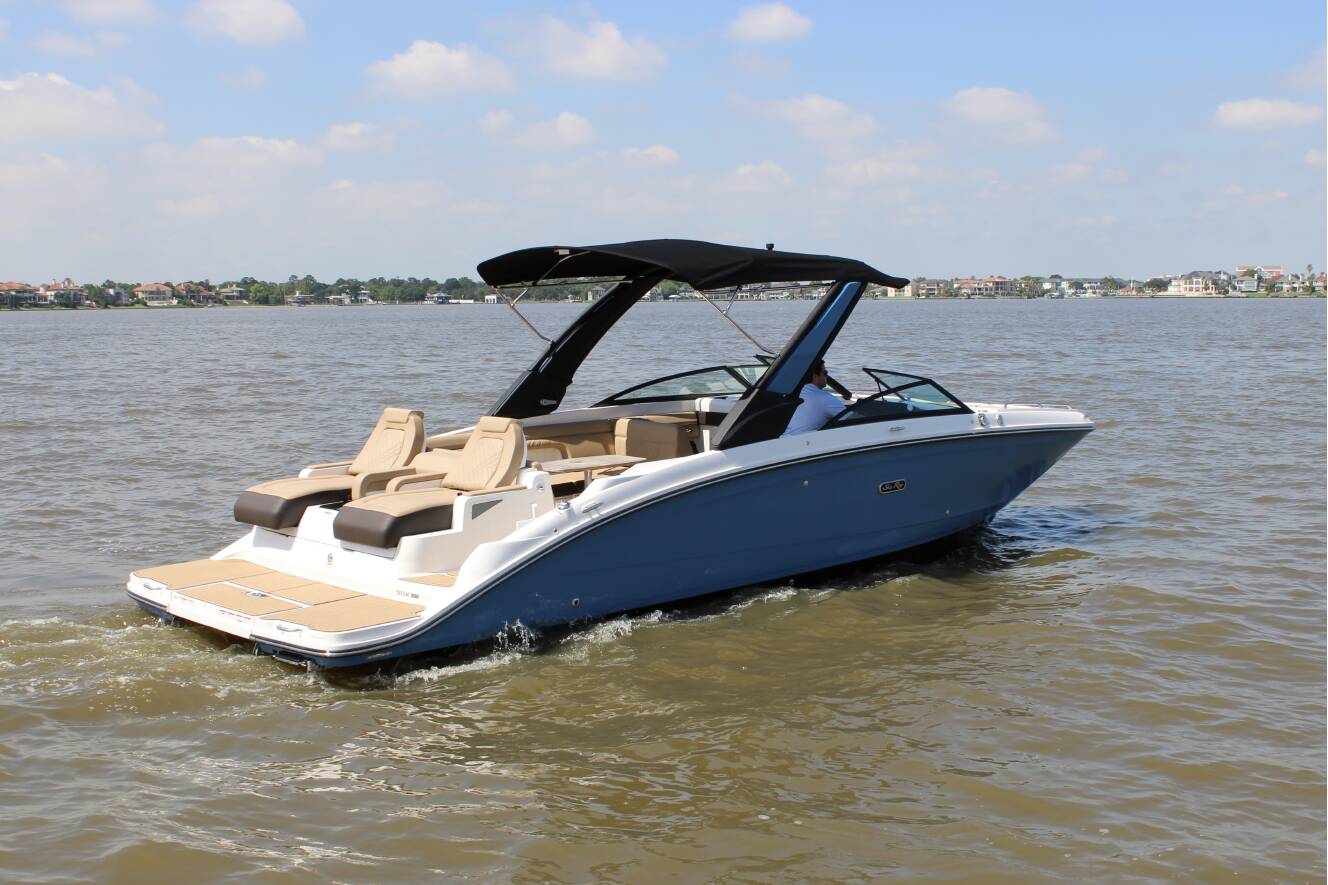 A photo of this 2026 Sea Ray SDX 290