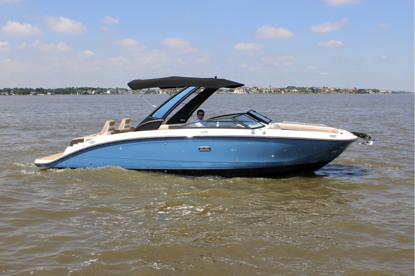 A photo of this 2026 Sea Ray SDX 290