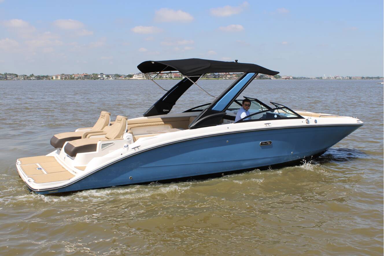 A photo of this 2026 Sea Ray SDX 290
