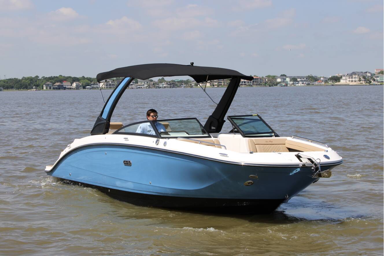 A photo of this 2026 Sea Ray SDX 290