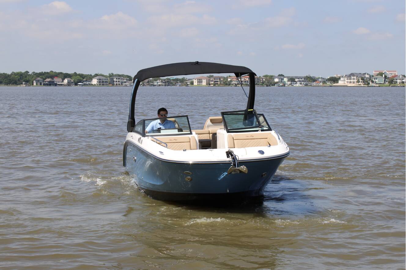 A photo of this 2026 Sea Ray SDX 290