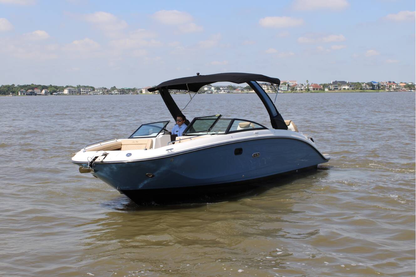 A photo of this 2026 Sea Ray SDX 290
