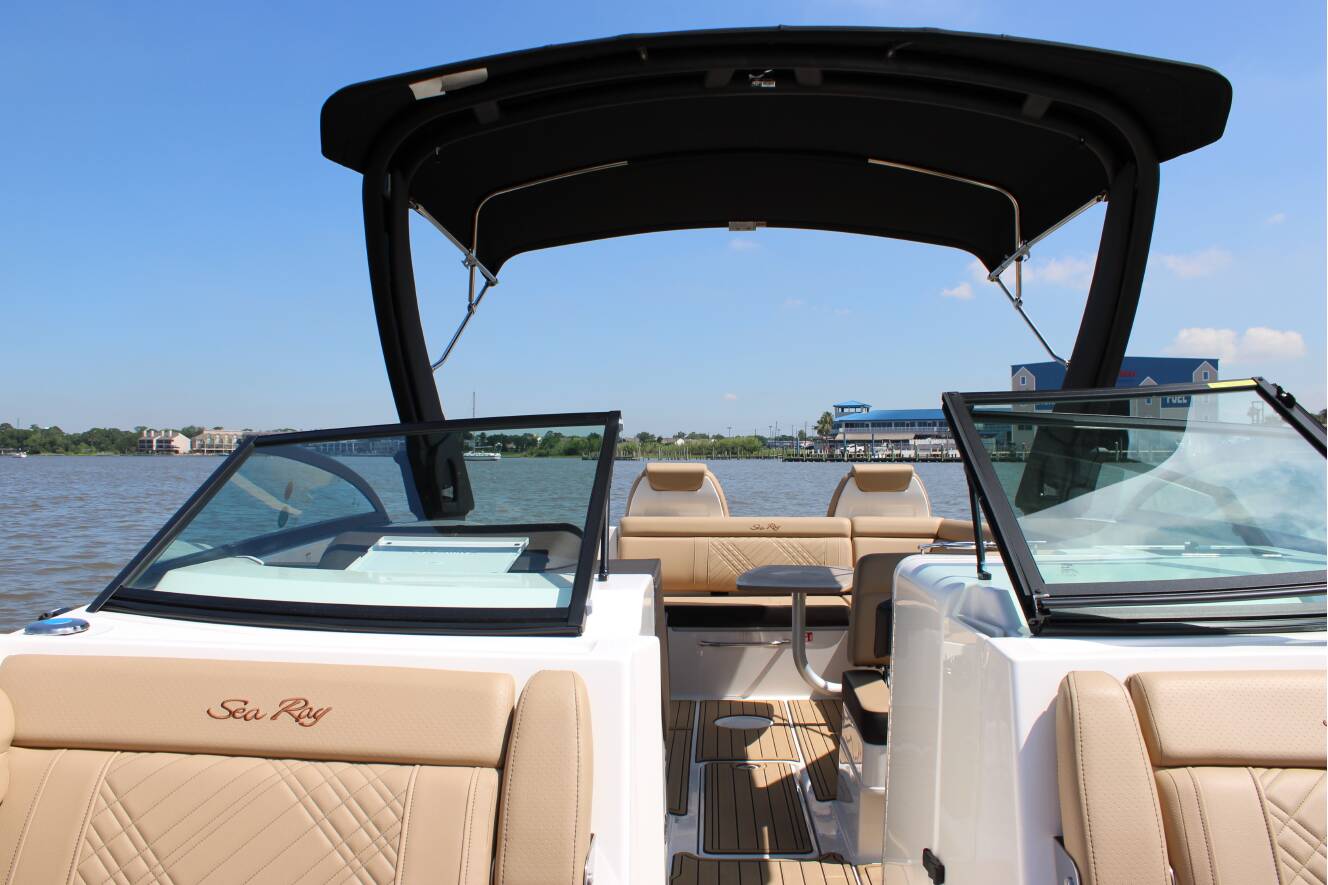 A photo of this 2026 Sea Ray SDX 290