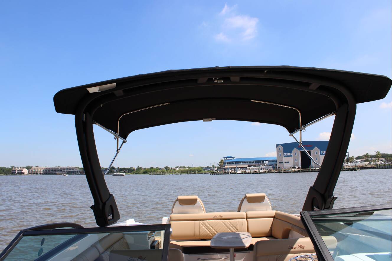 A photo of this 2026 Sea Ray SDX 290