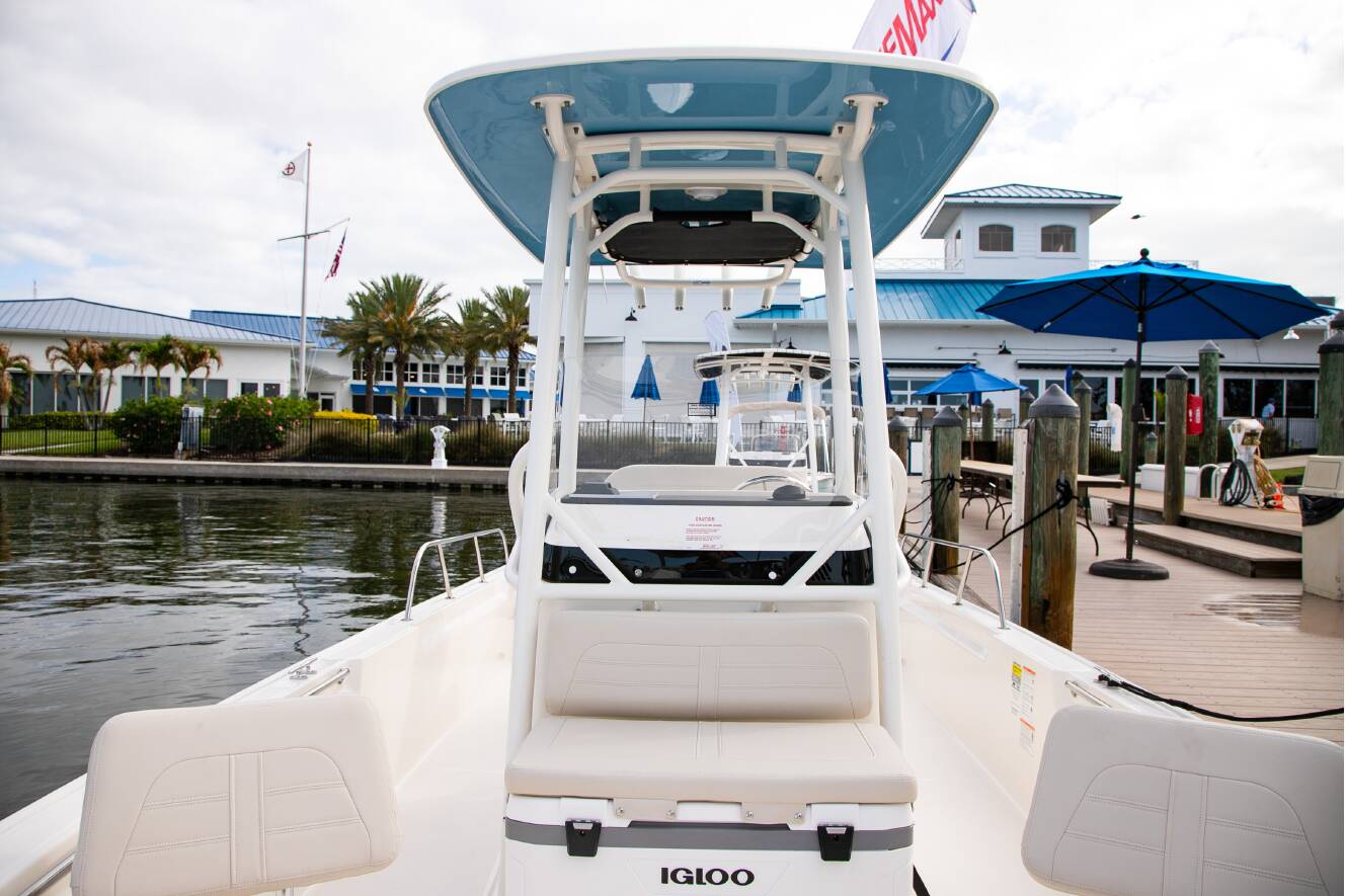 A photo of this 2026 Boston Whaler 210 Montauk