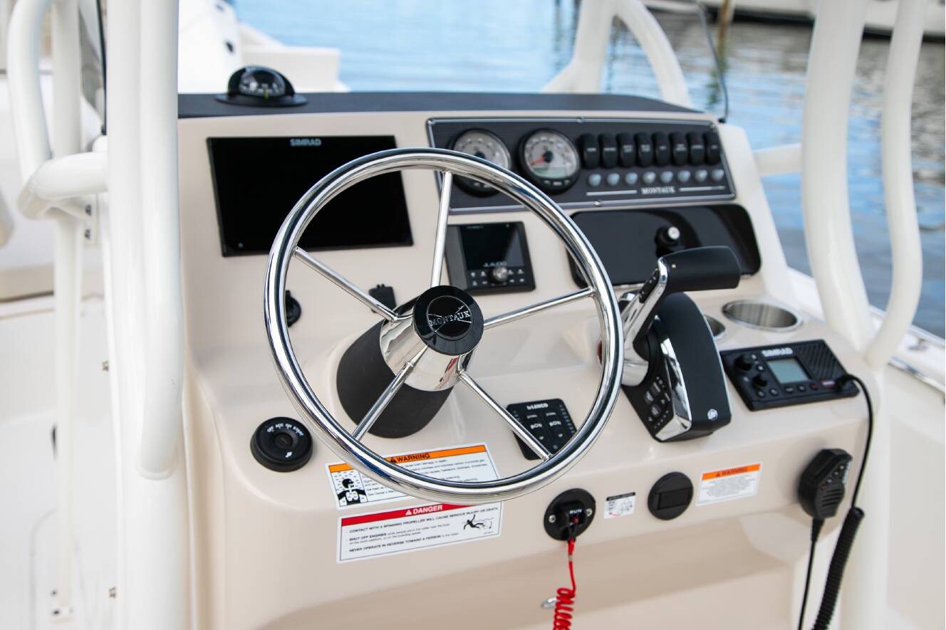 A photo of this 2026 Boston Whaler 210 Montauk