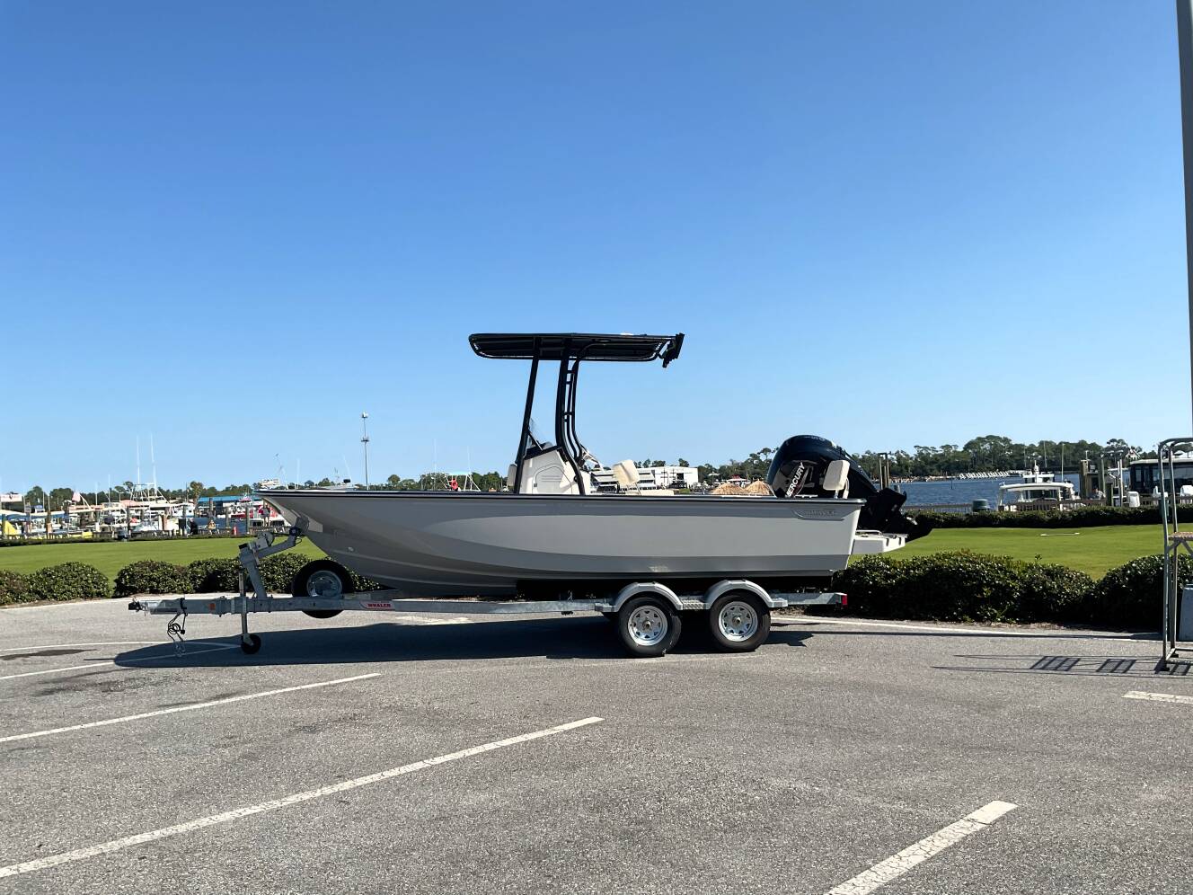 A photo of this 2026 Boston Whaler 190 Montauk