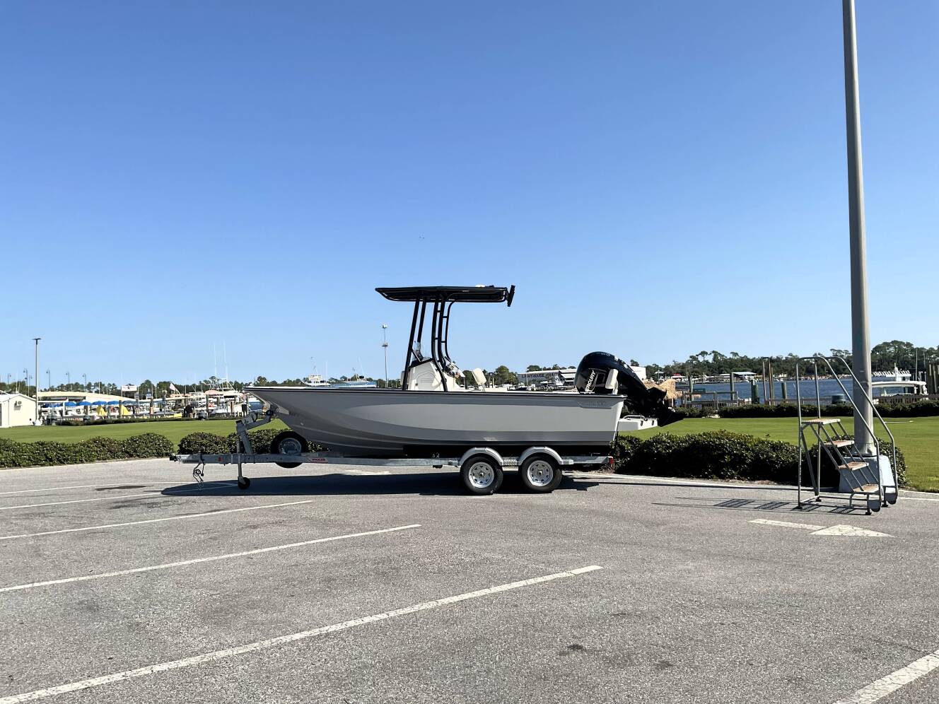 A photo of this 2026 Boston Whaler 190 Montauk