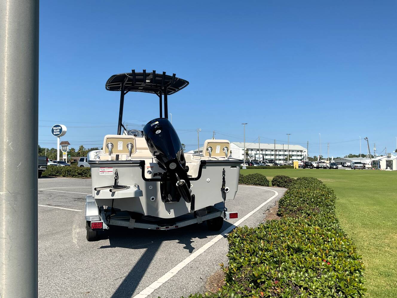 A photo of this 2026 Boston Whaler 190 Montauk