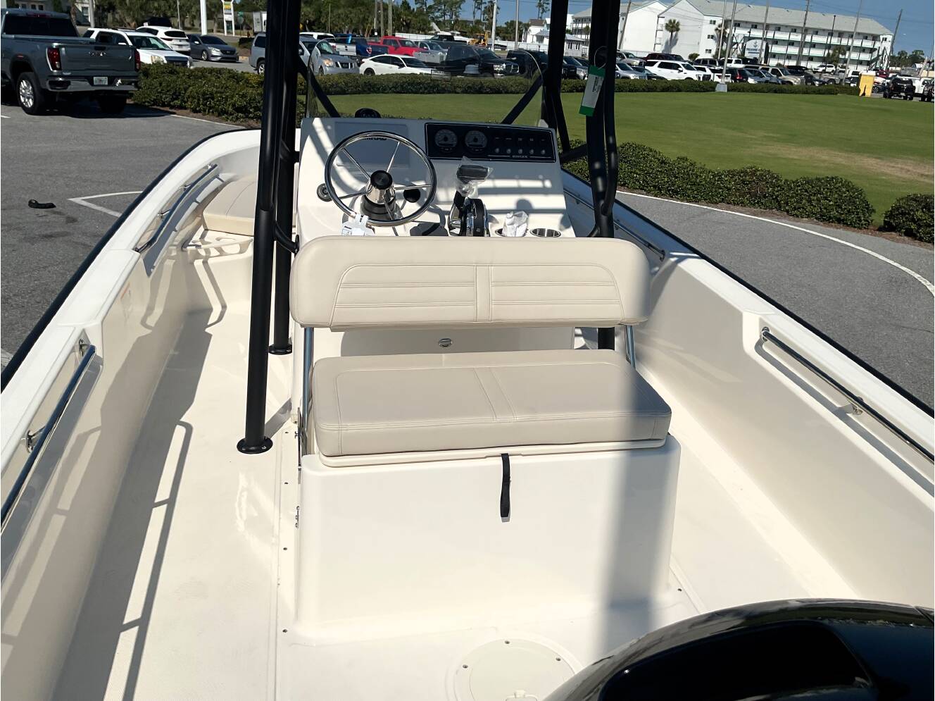 A photo of this 2026 Boston Whaler 190 Montauk