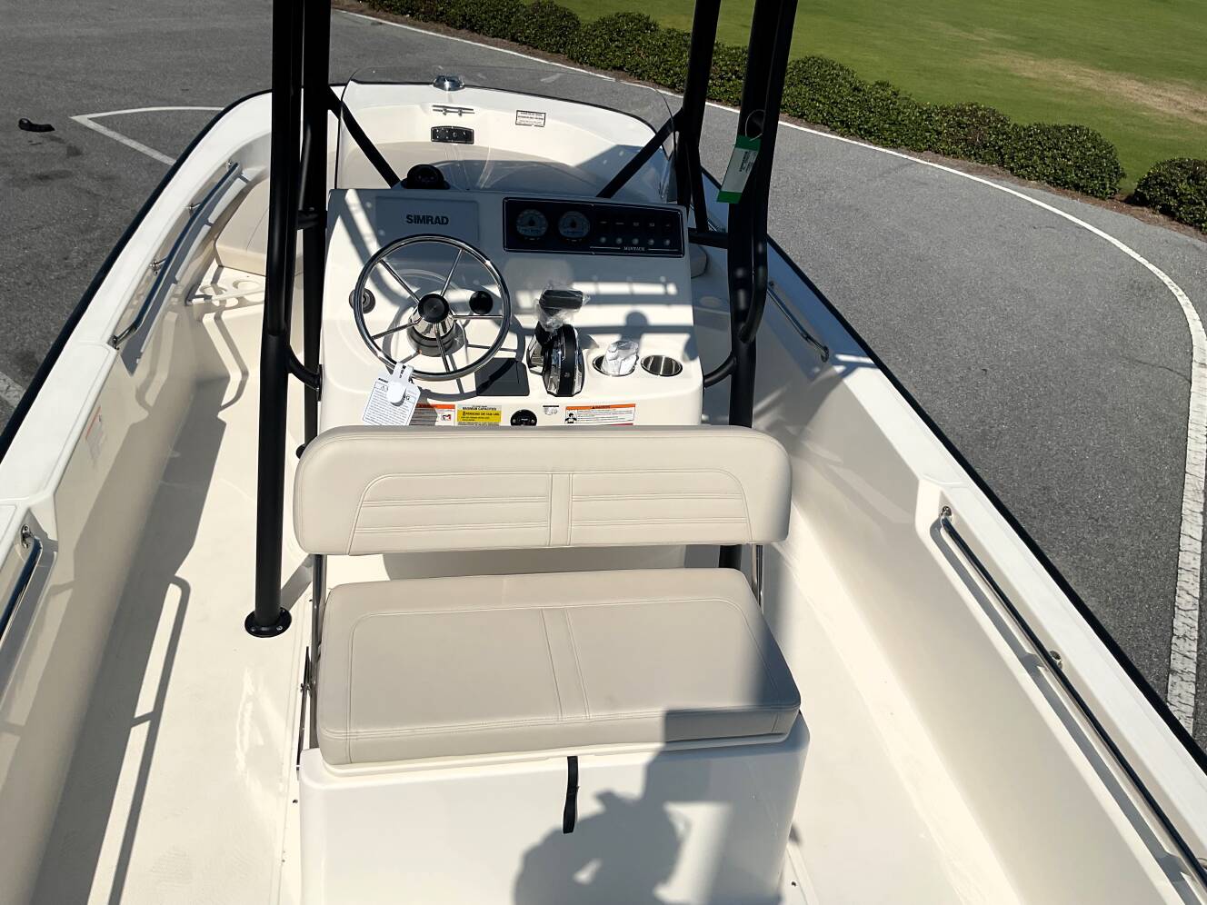 A photo of this 2026 Boston Whaler 190 Montauk