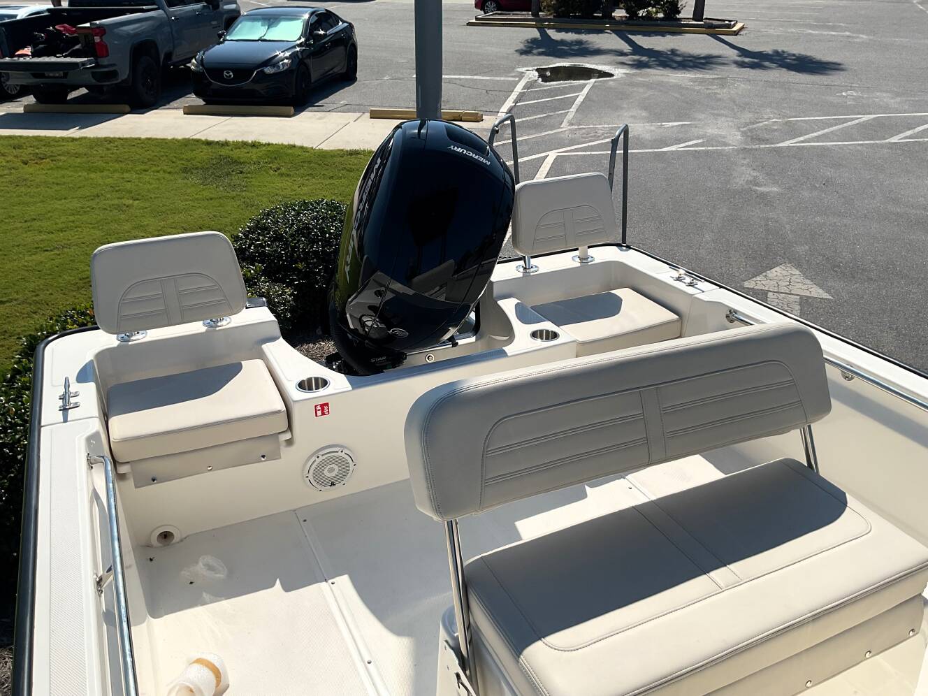A photo of this 2026 Boston Whaler 190 Montauk