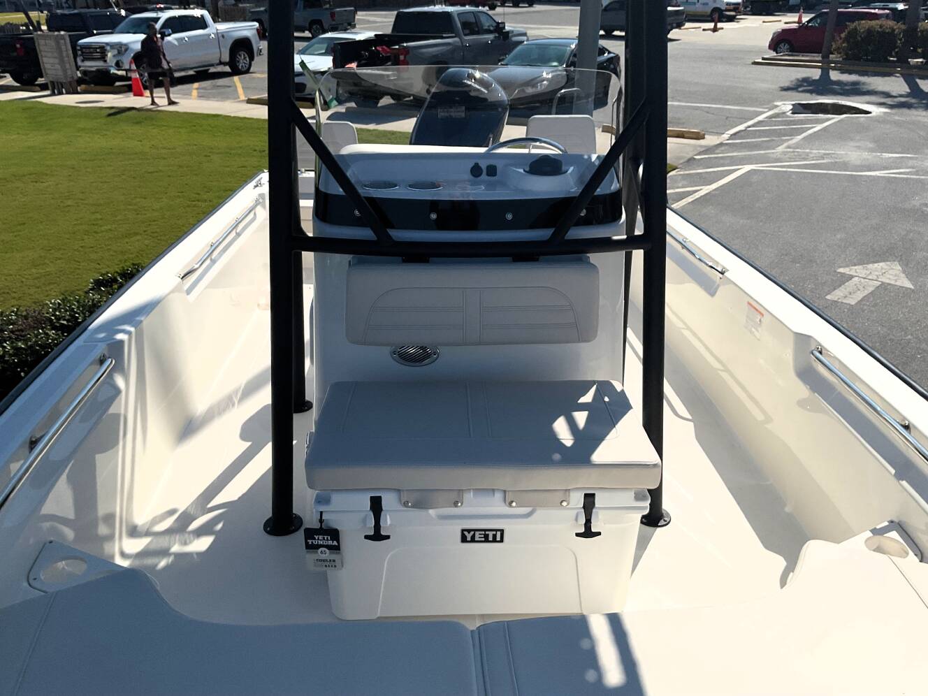 A photo of this 2026 Boston Whaler 190 Montauk