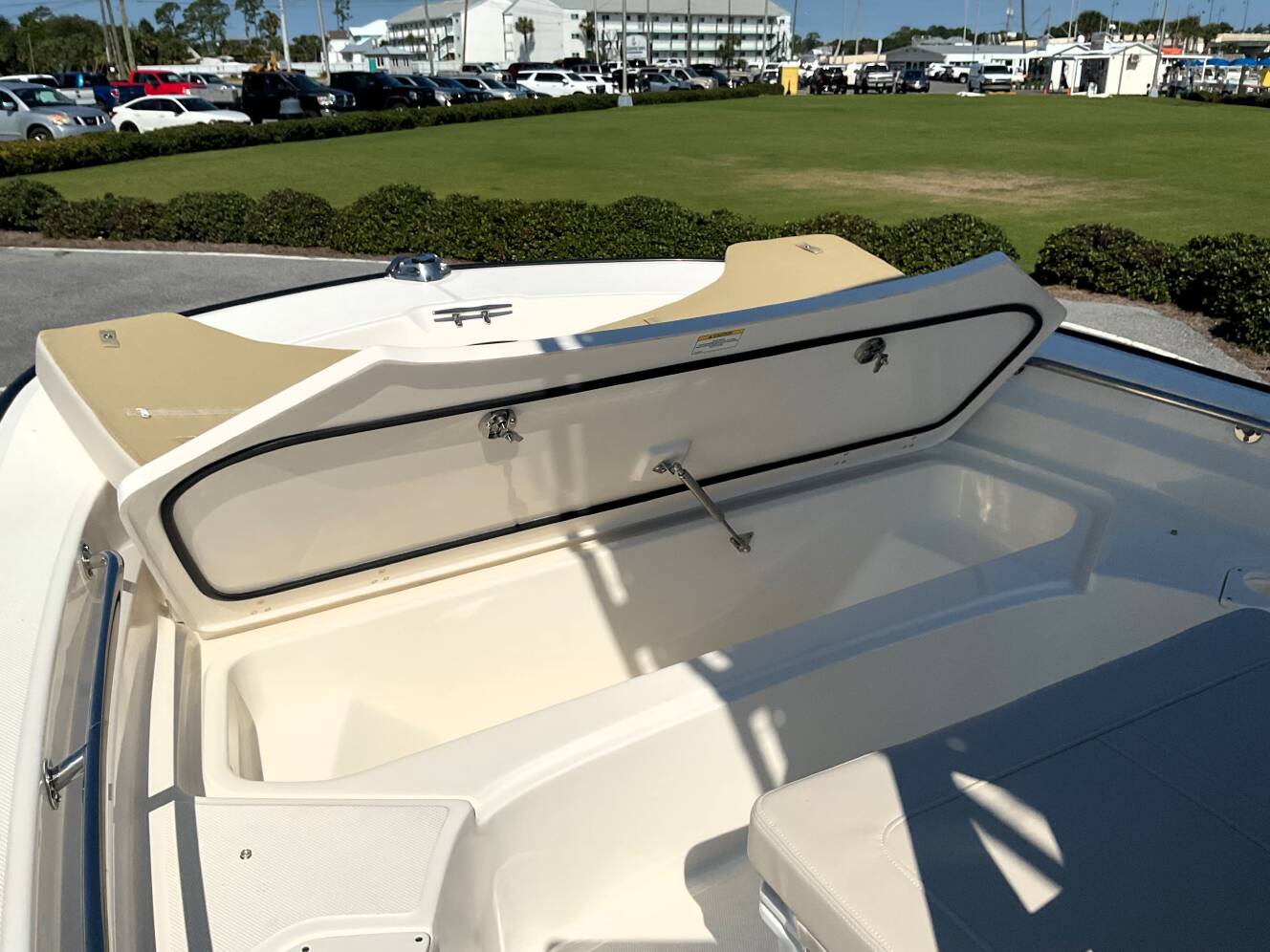 A photo of this 2026 Boston Whaler 190 Montauk