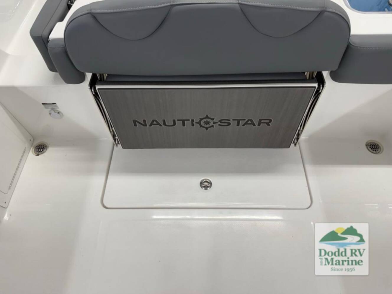 A photo of this 2025 Nautic Star Offshore 242OS
