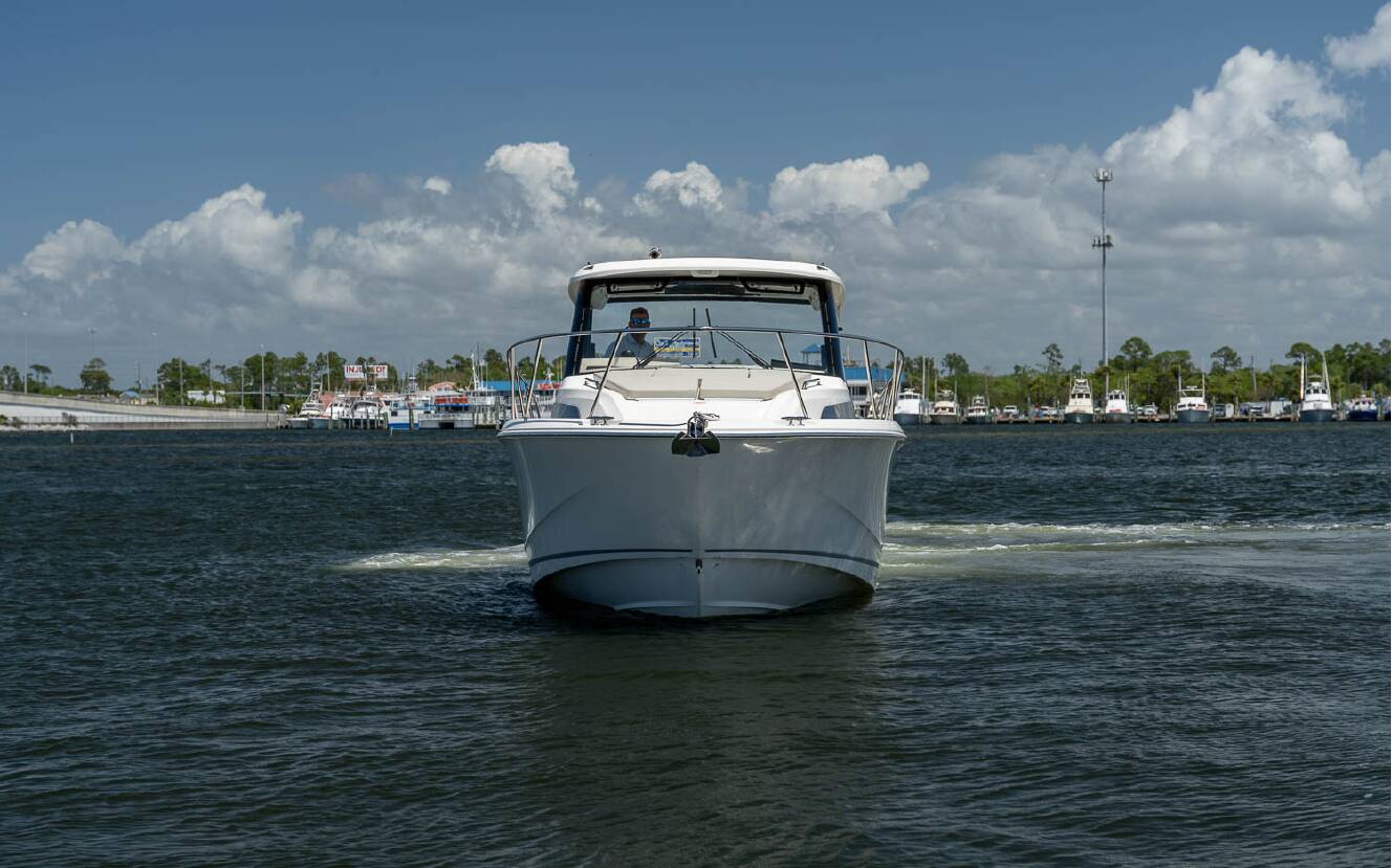 A photo of this 2026 Boston Whaler 325 Conquest
