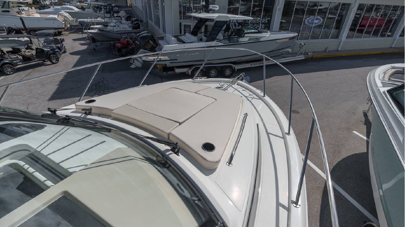 A photo of this 2026 Boston Whaler 325 Conquest