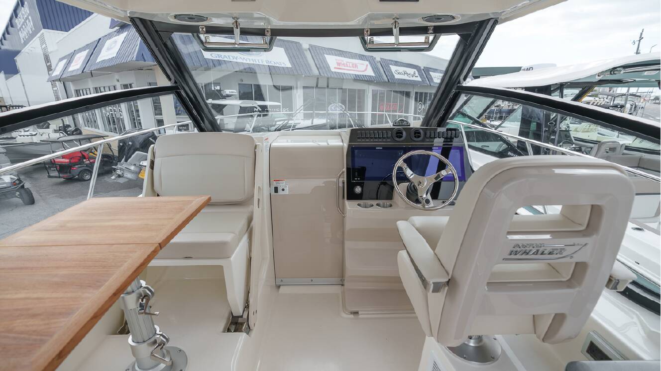 A photo of this 2026 Boston Whaler 325 Conquest