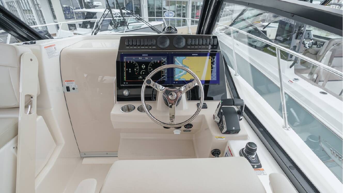 A photo of this 2026 Boston Whaler 325 Conquest