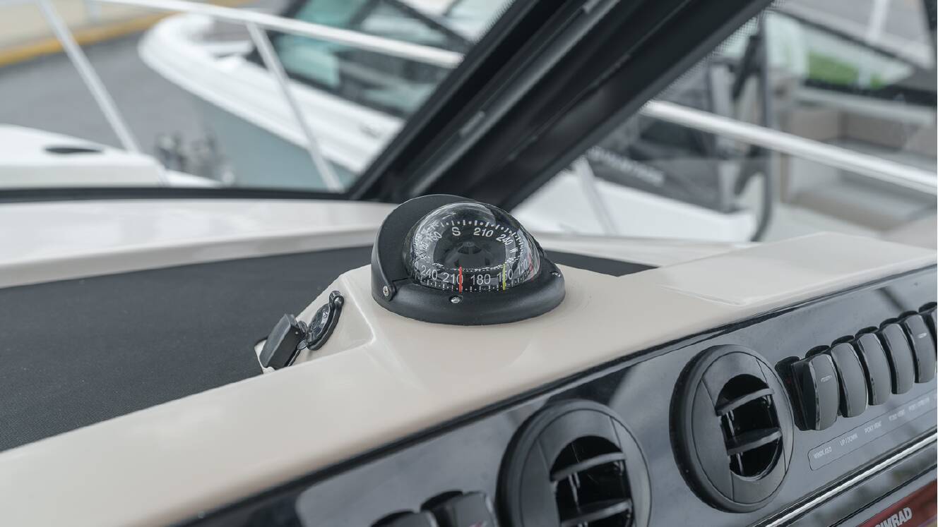A photo of this 2026 Boston Whaler 325 Conquest