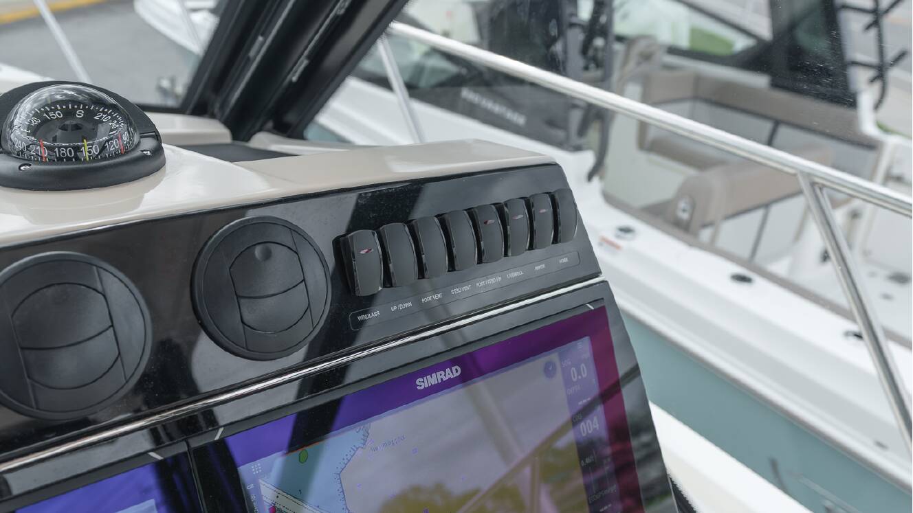 A photo of this 2026 Boston Whaler 325 Conquest