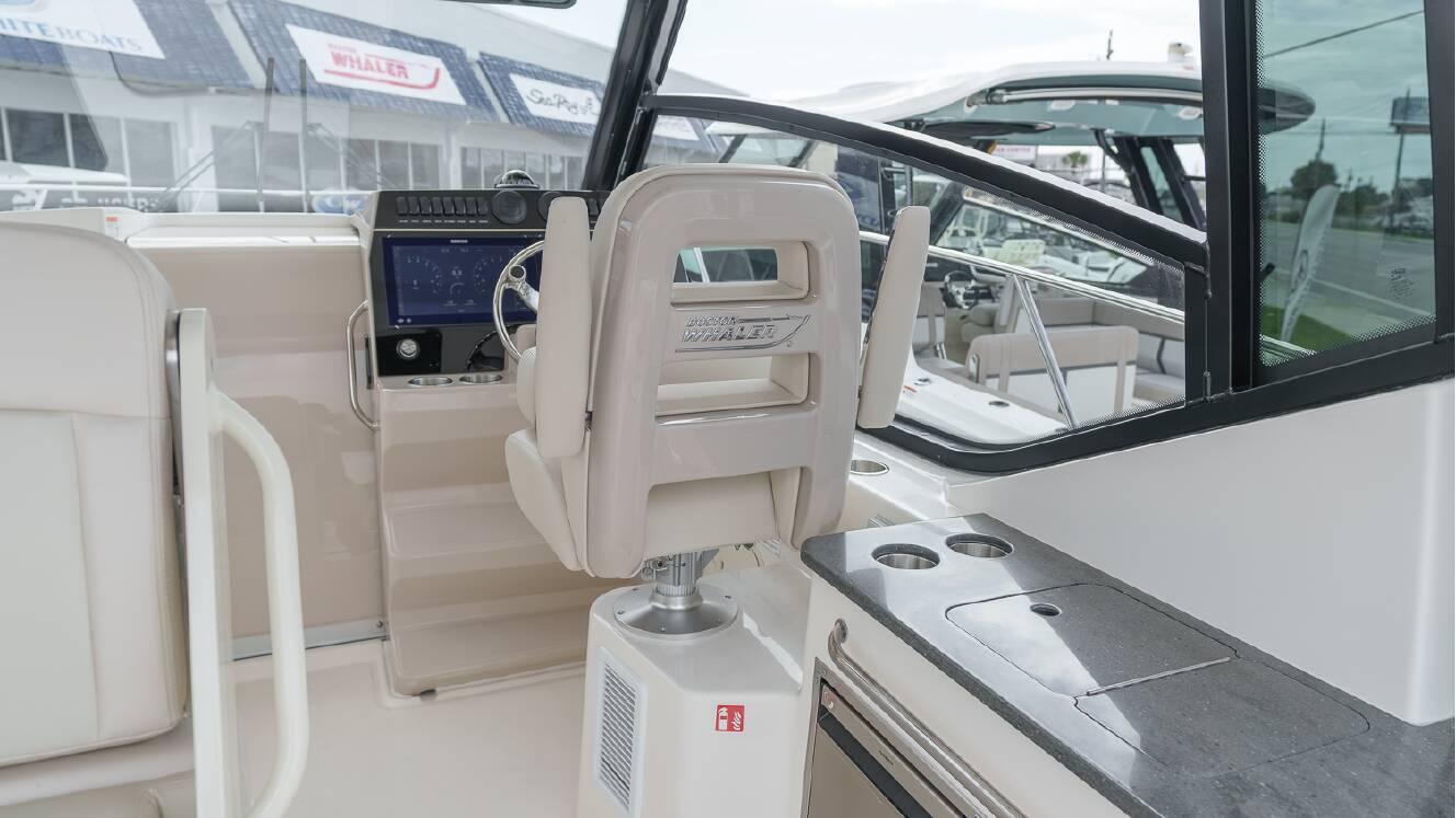 A photo of this 2026 Boston Whaler 325 Conquest