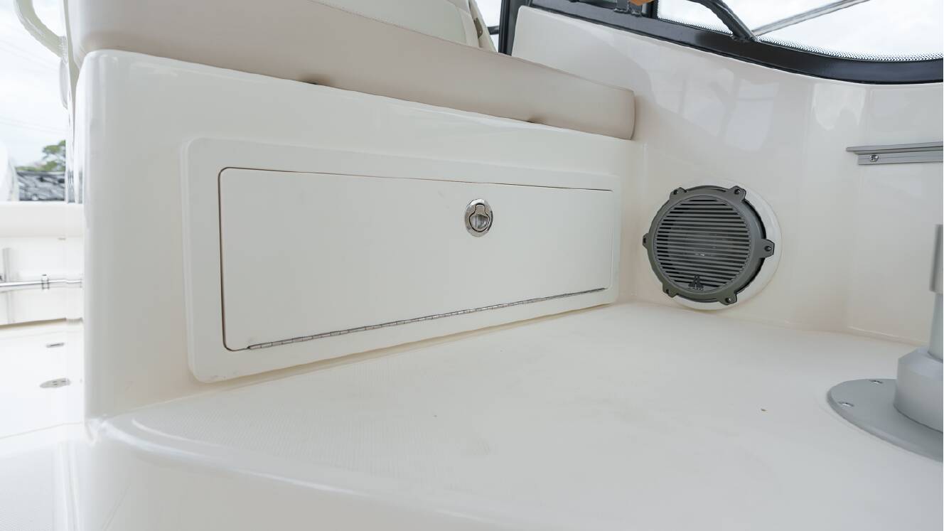 A photo of this 2026 Boston Whaler 325 Conquest