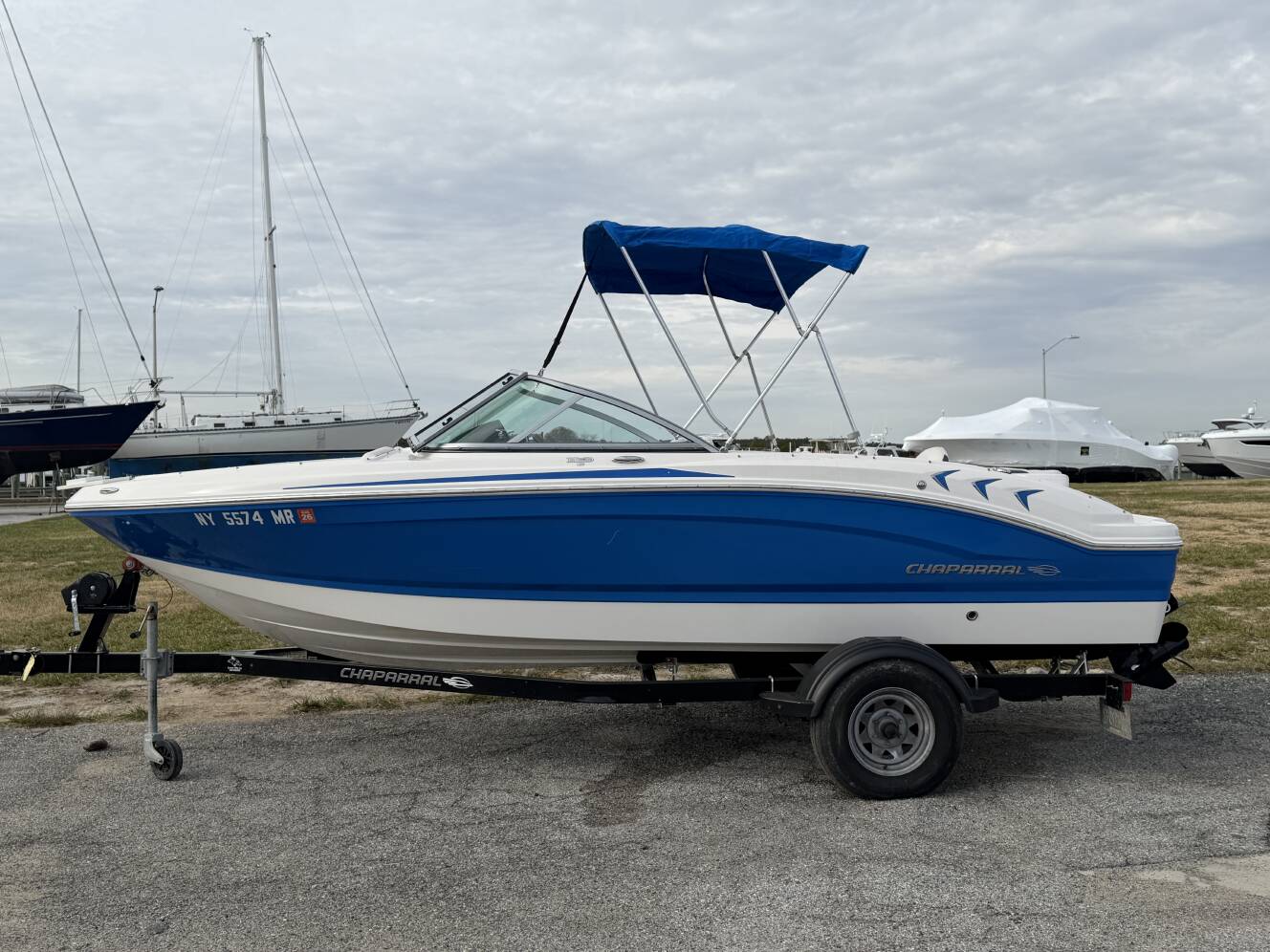 A photo of this 2019 Chaparral 19 FISH AND SKI
