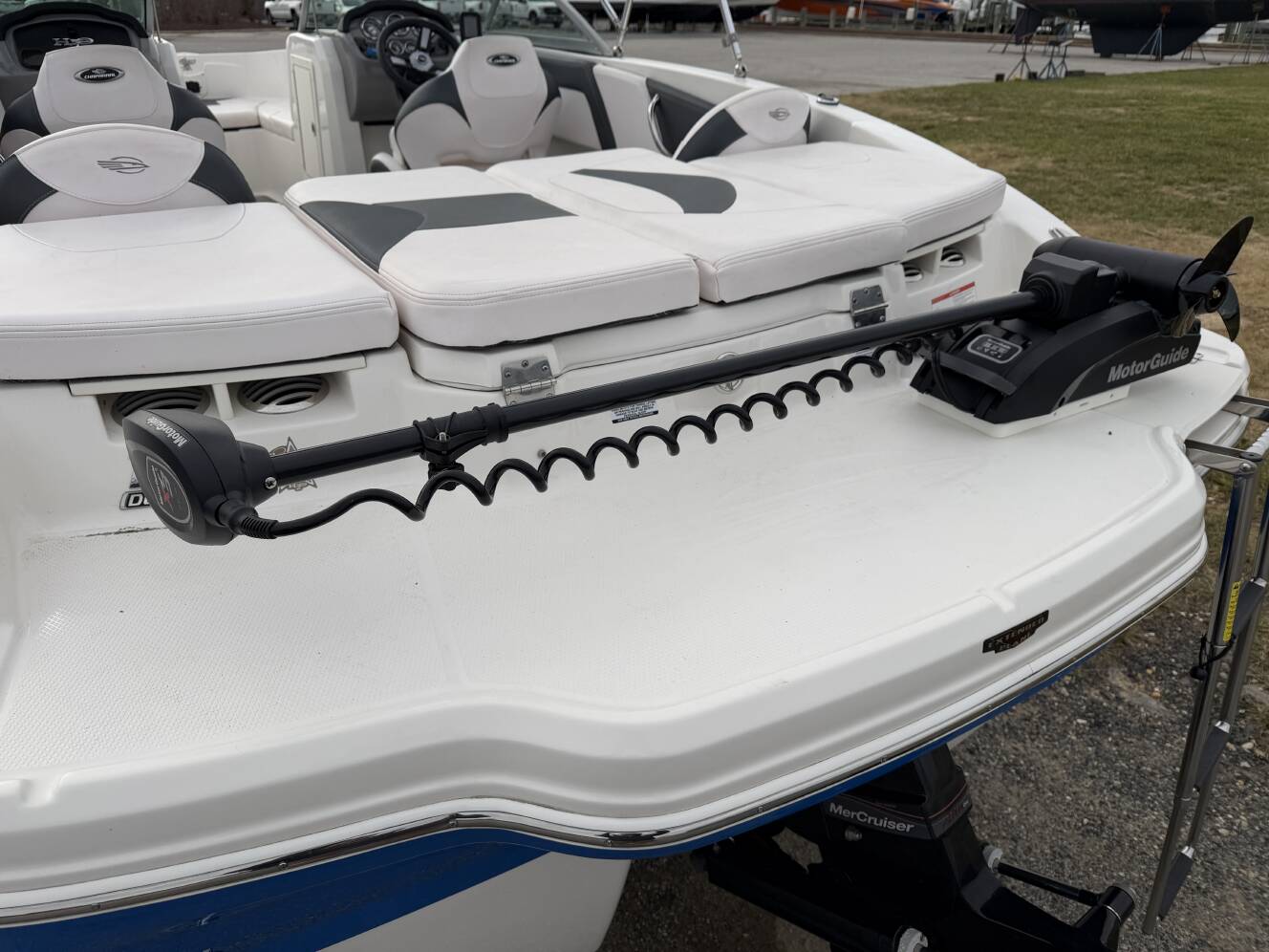 A photo of this 2019 Chaparral 19 FISH AND SKI