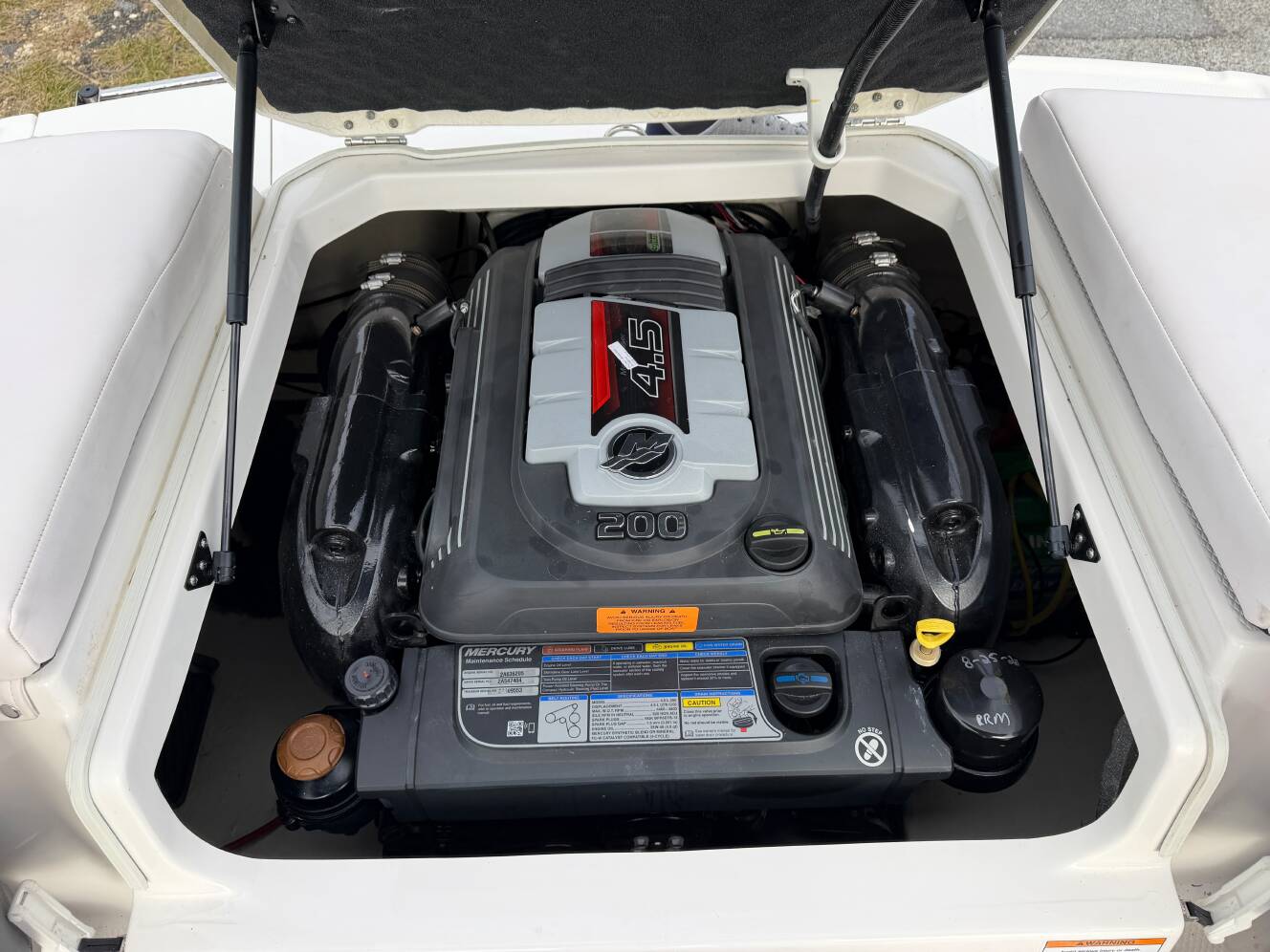 A photo of this 2019 Chaparral 19 FISH AND SKI