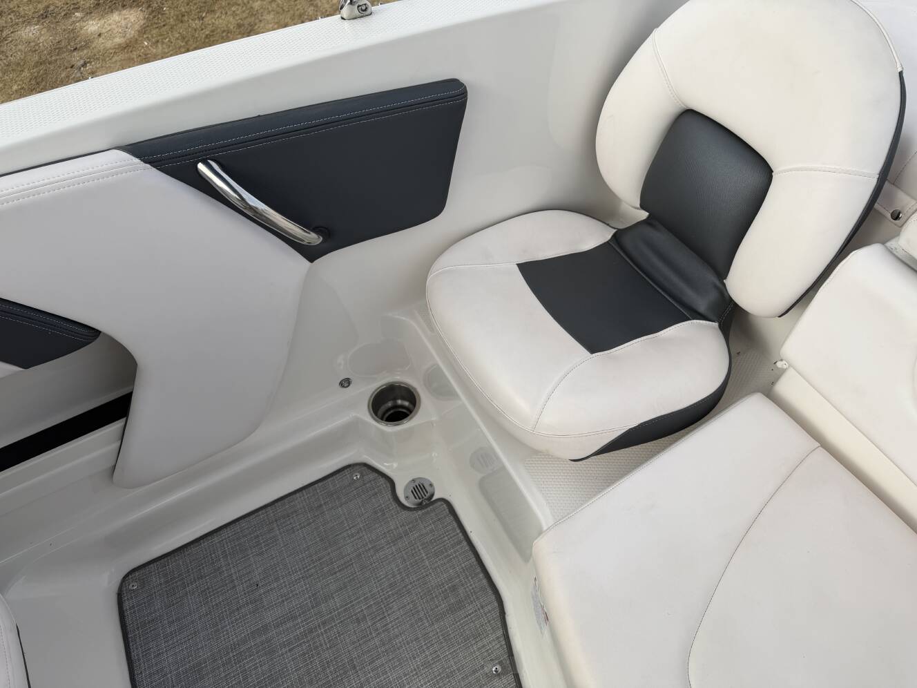 A photo of this 2019 Chaparral 19 FISH AND SKI