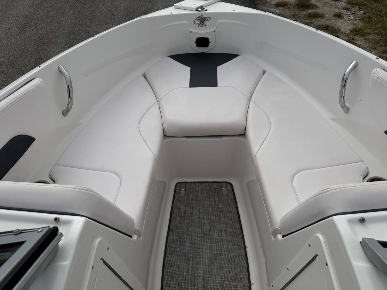 A photo of this 2019 Chaparral 19 FISH AND SKI
