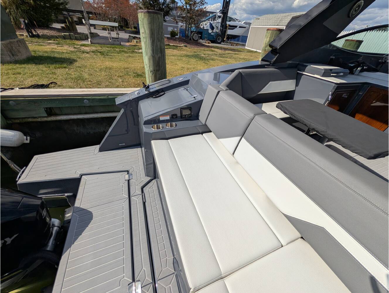 A photo of this 2024 Cruisers Yachts 38 GLS-OB