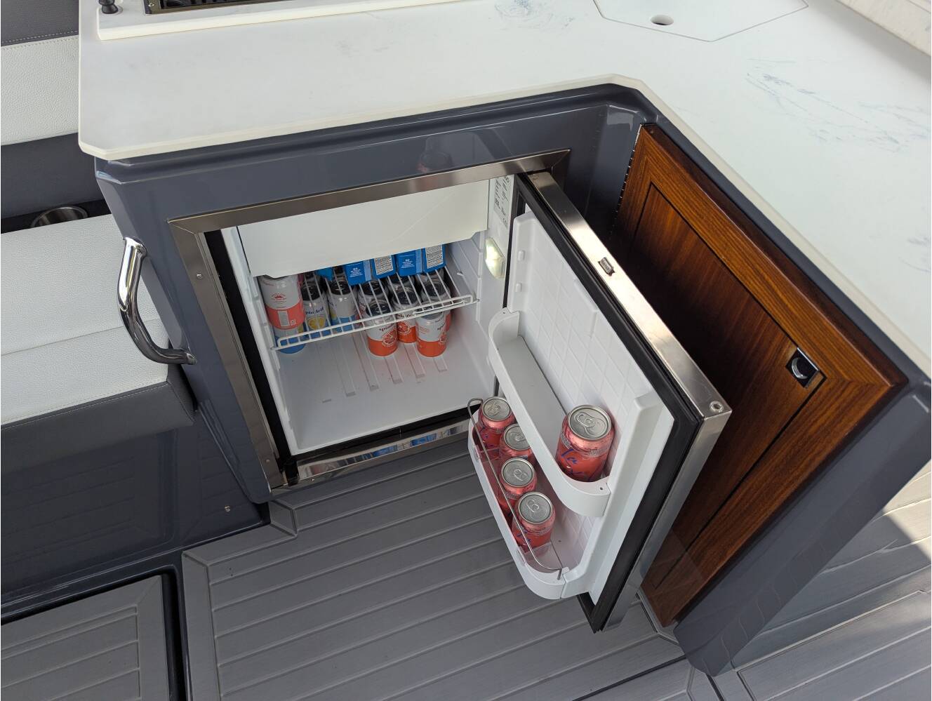 A photo of this 2024 Cruisers Yachts 38 GLS-OB