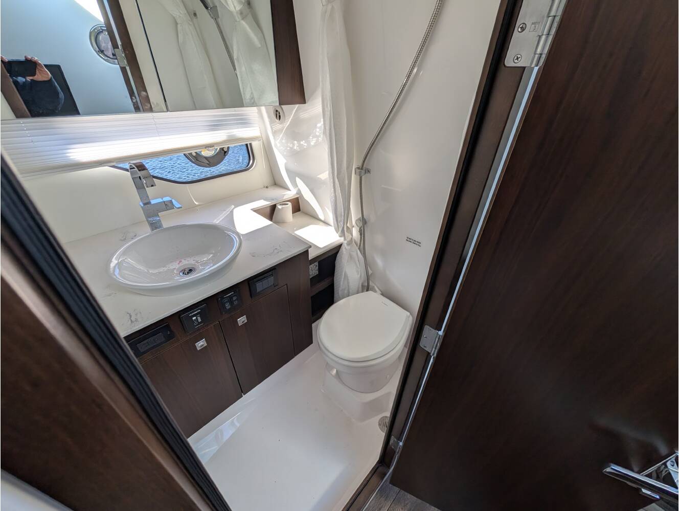 A photo of this 2024 Cruisers Yachts 38 GLS-OB