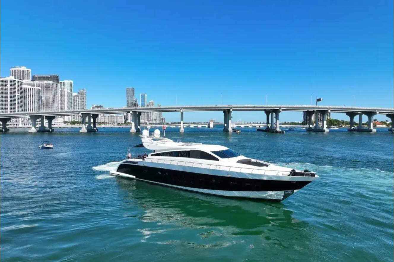 A photo of this 2007 Arno 31