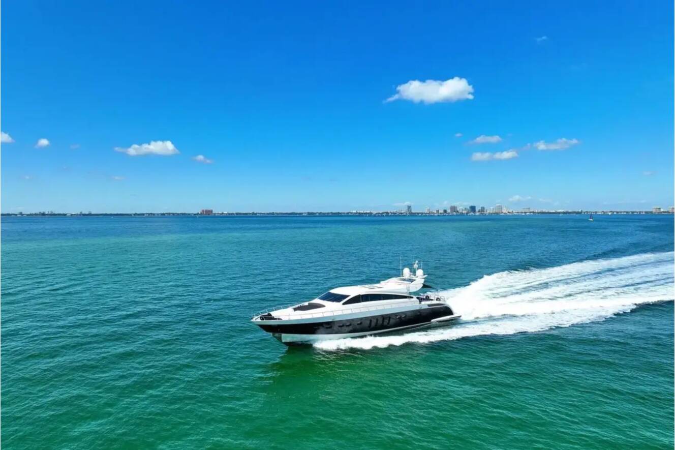 A photo of this 2007 Arno 31