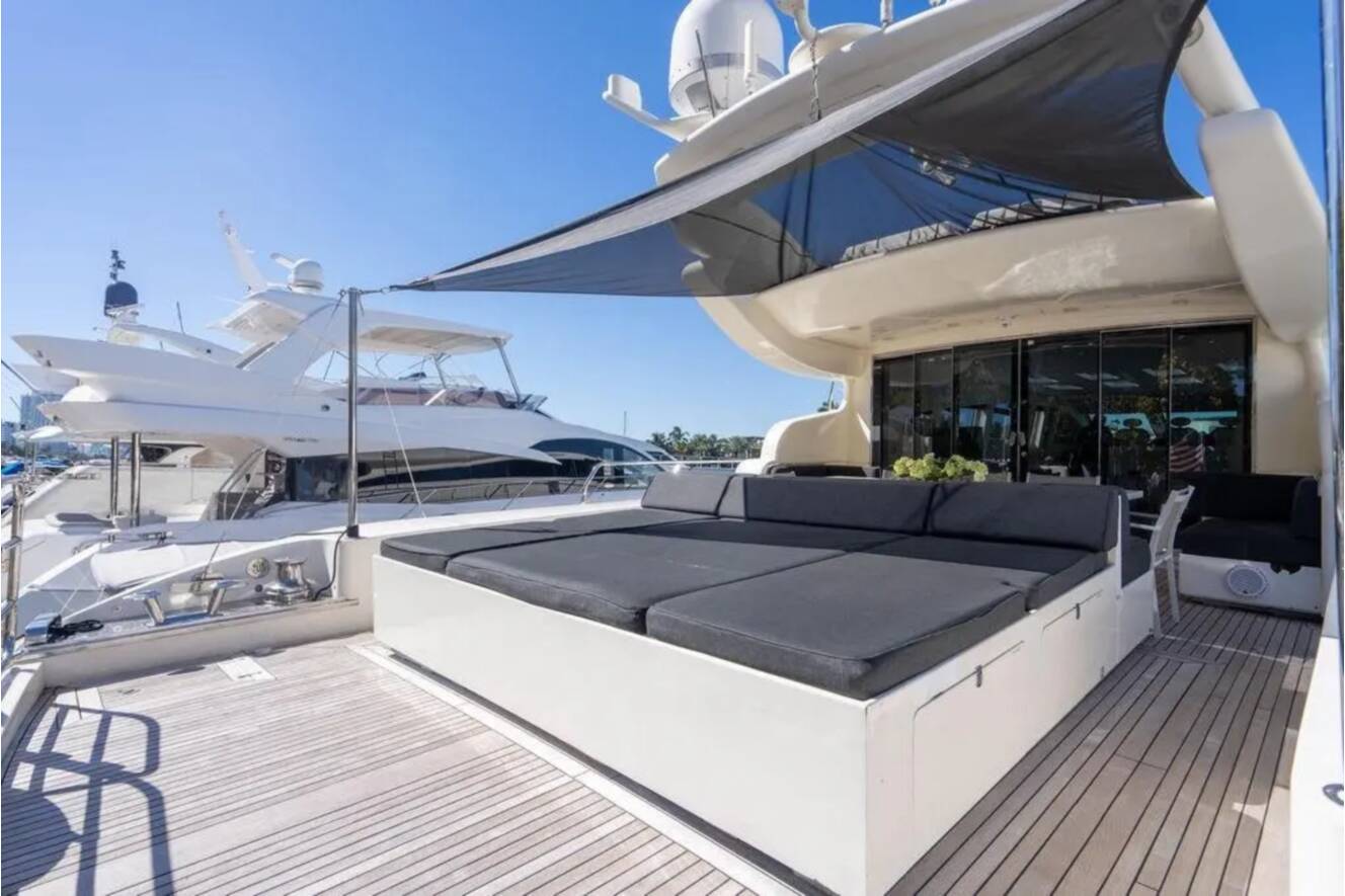A photo of this 2007 Arno 31