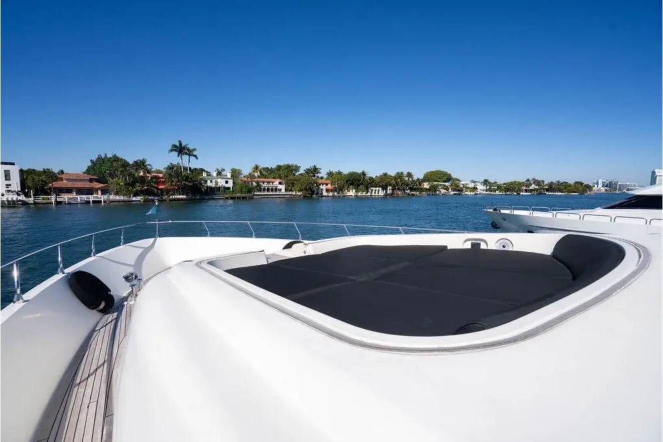 A photo of this 2007 Arno 31