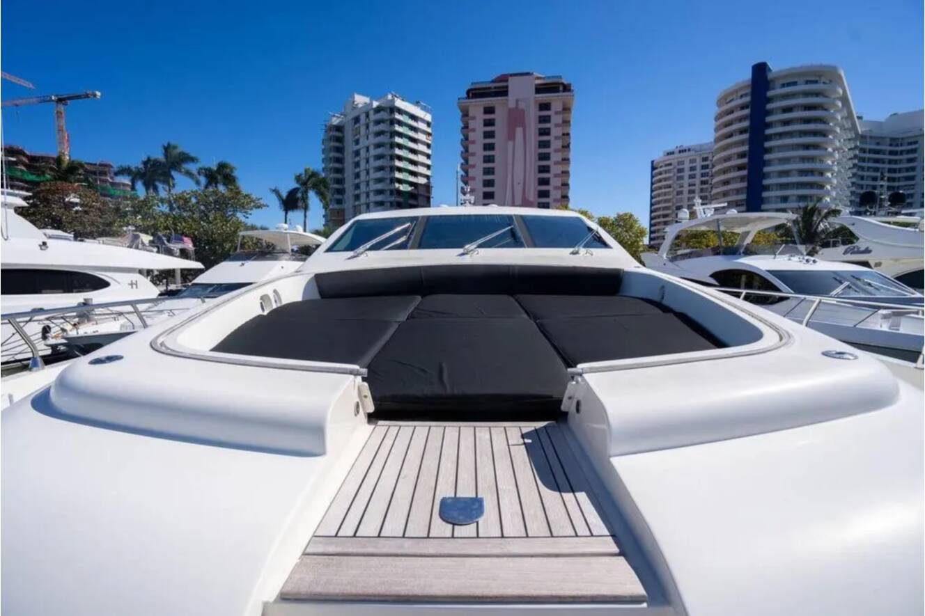 A photo of this 2007 Arno 31