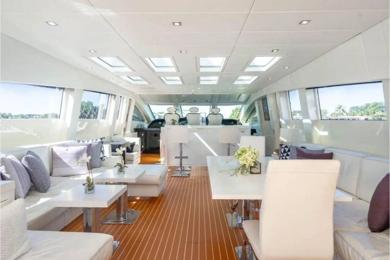 A photo of this 2007 Arno 31