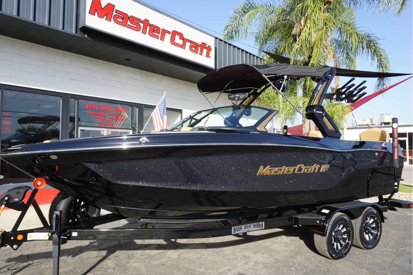 A photo of this 2025 Mastercraft XT23