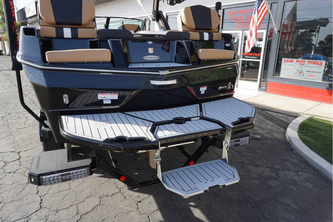 A photo of this 2025 Mastercraft XT23