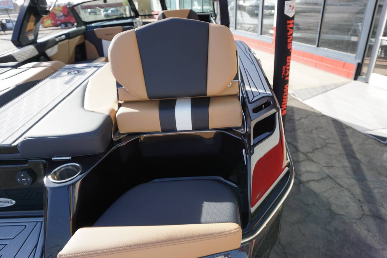 A photo of this 2025 Mastercraft XT23