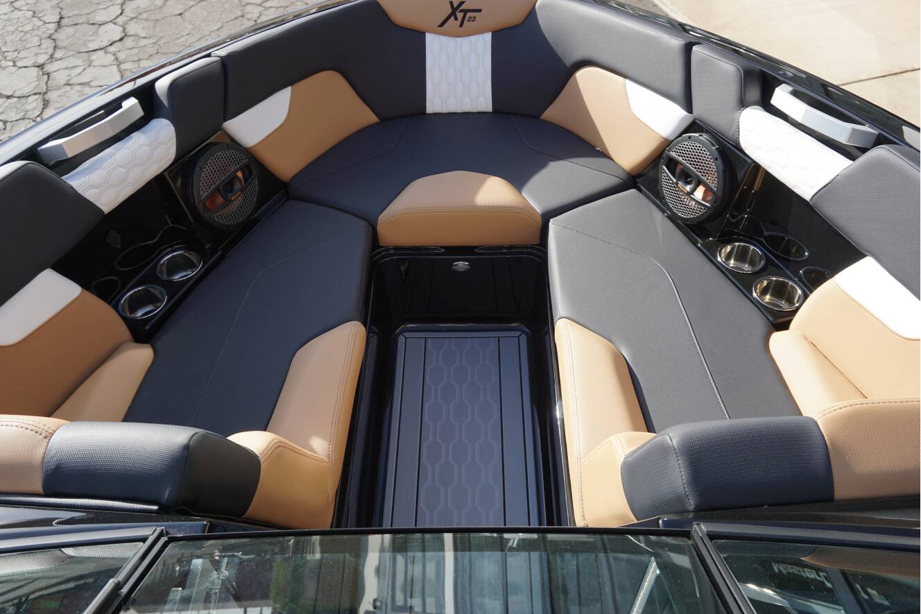 A photo of this 2025 Mastercraft XT23