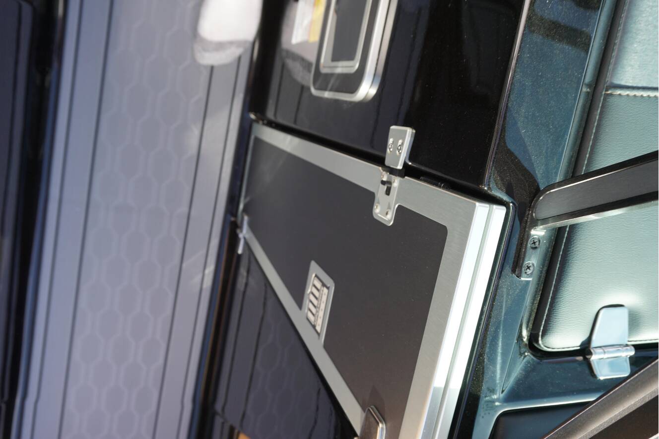 A photo of this 2025 Mastercraft XT23