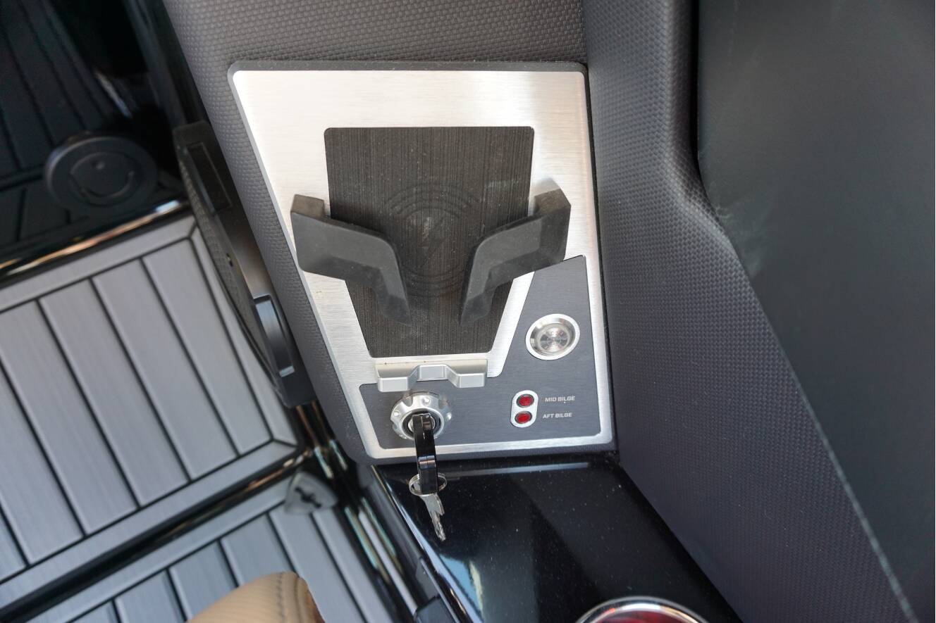 A photo of this 2025 Mastercraft XT23