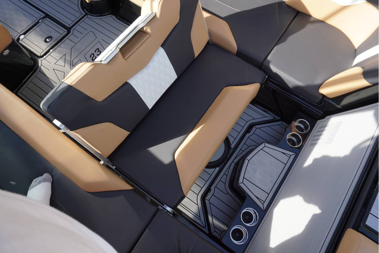 A photo of this 2025 Mastercraft XT23