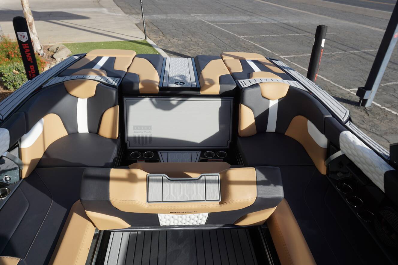 A photo of this 2025 Mastercraft XT23